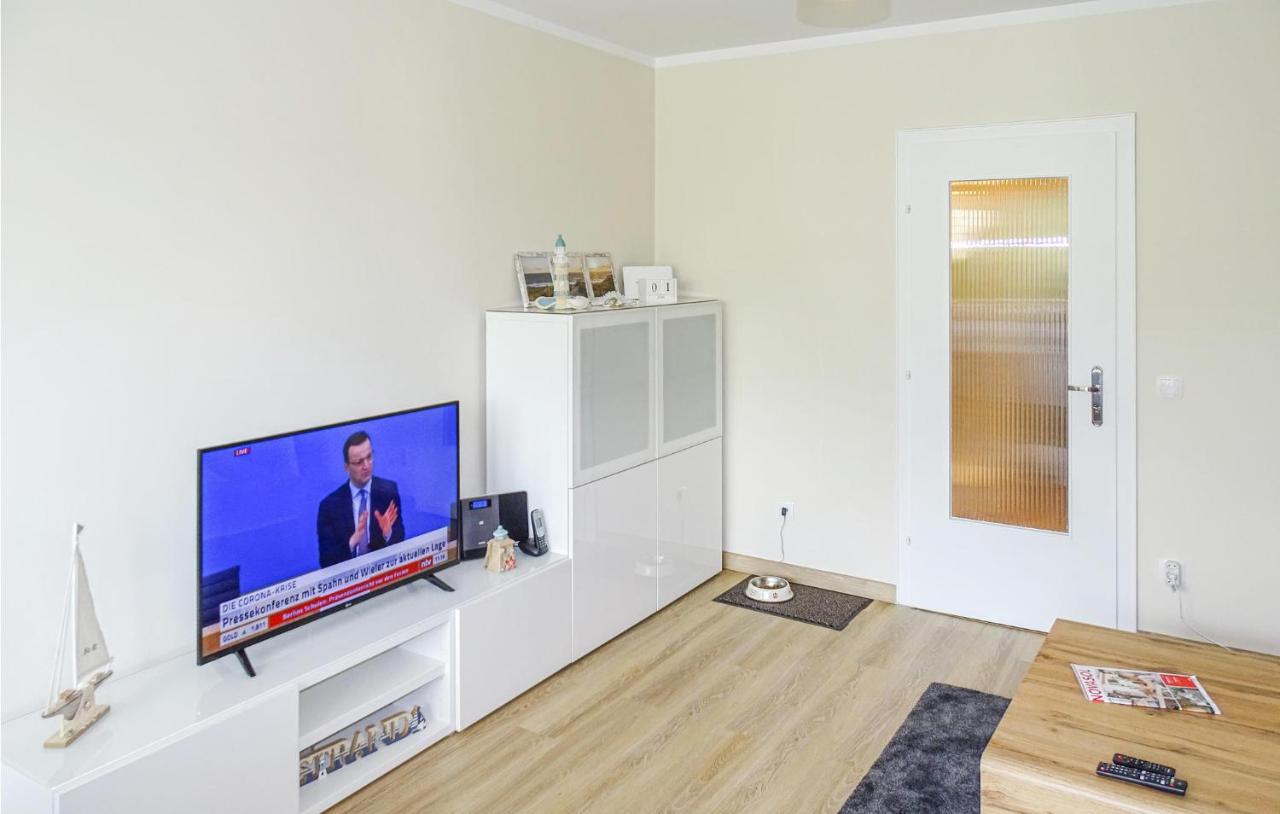 Lovely Apartment In Buesum With Kitchen ภายนอก รูปภาพ